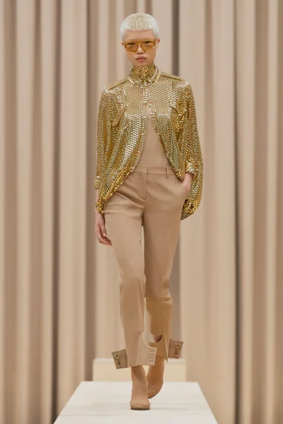 Look 9